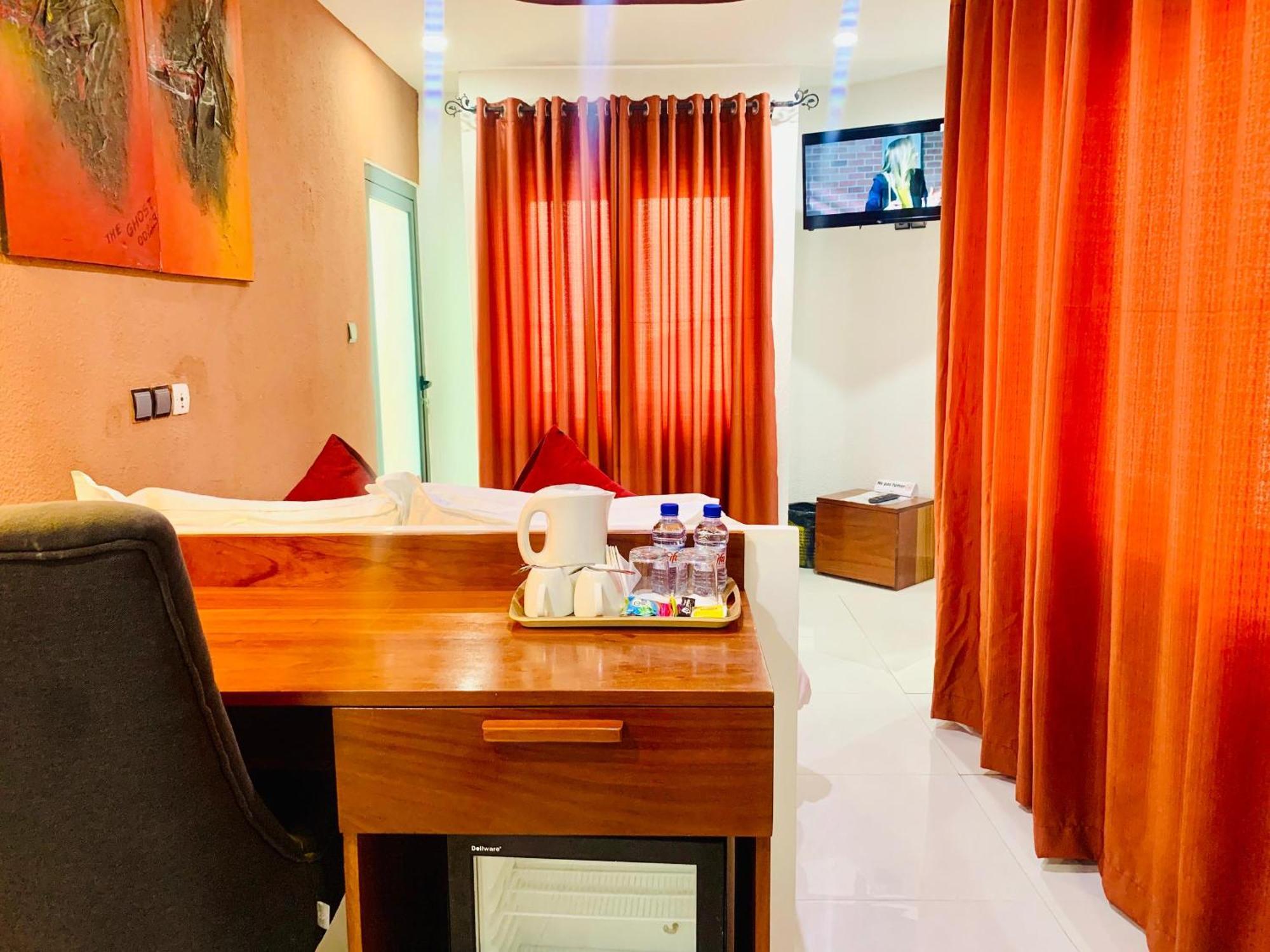 Hotel La Casa Cielo Cotonou Exteriör bild